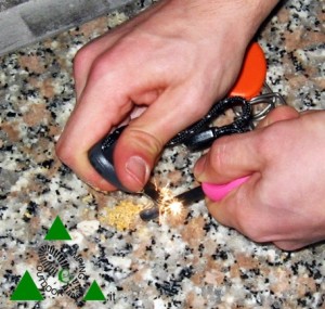 Tinder-On-A-Rope e Acciarino Swedish FireSteel 20 di Light My Fire (3)